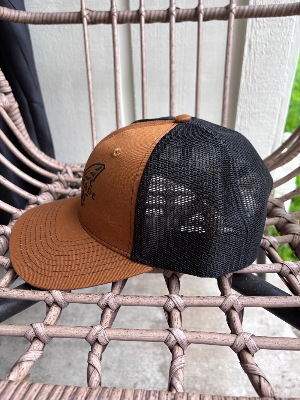 Benchmade Men's Brown and Black Embroidered Logo Trucker Cap - Picture 5 of 5